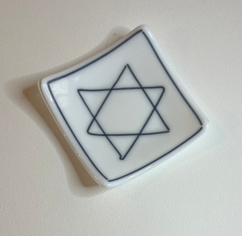 Star of David on White 5